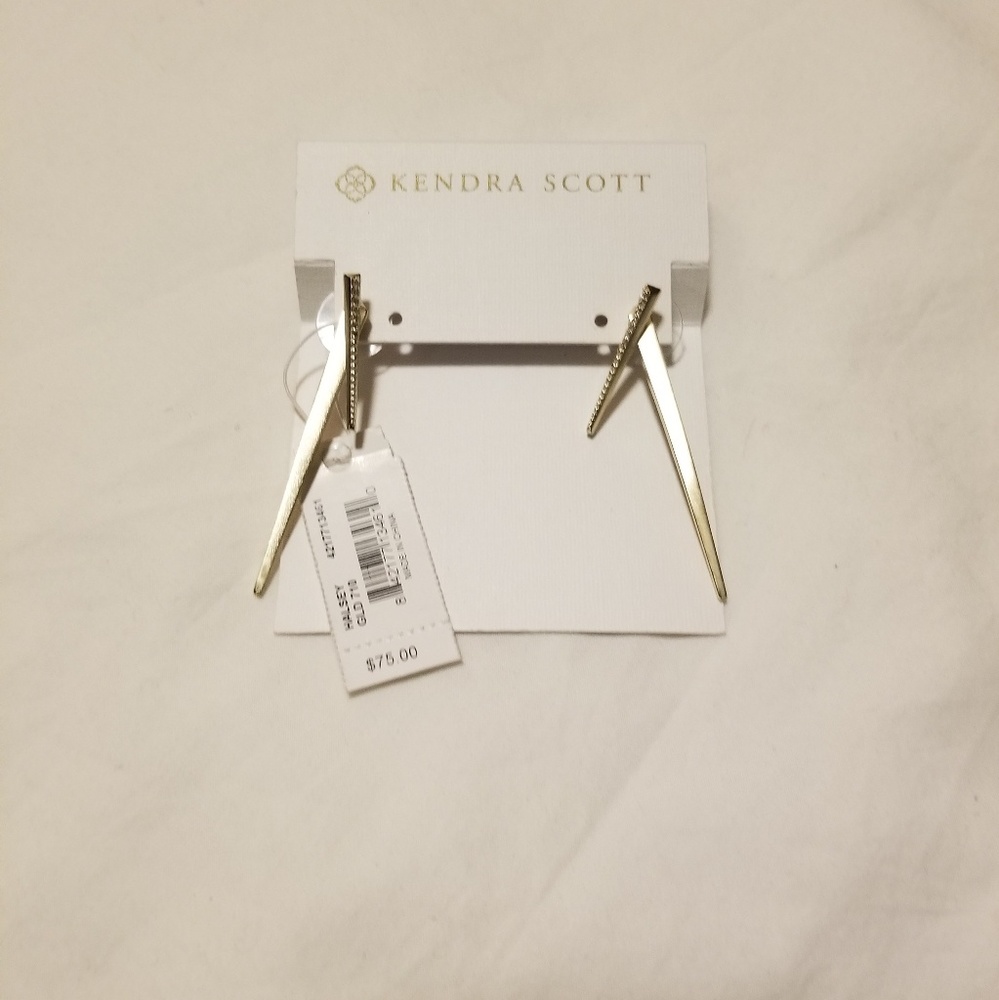 SOLD!! Kendra Scott gold Halsey earrings